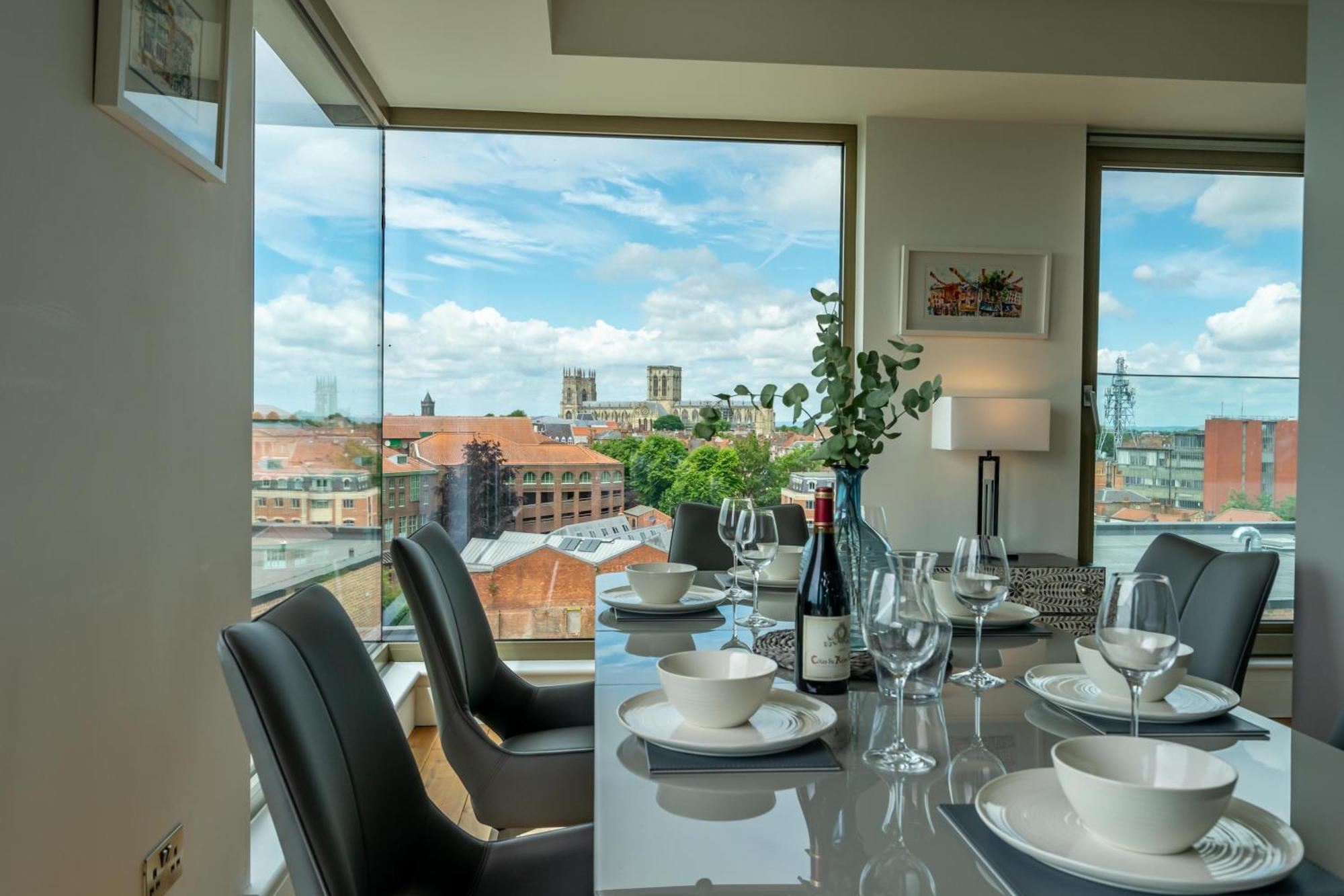 Minster View Penthouse At Ryedale House Apartment