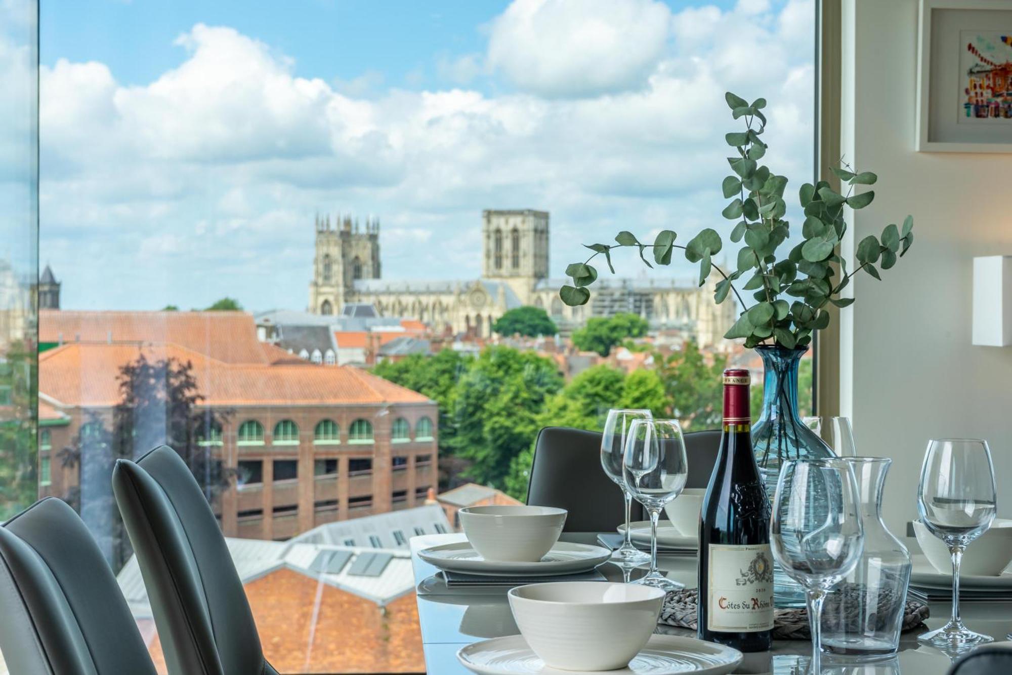 Minster View Penthouse At Ryedale House Apartment