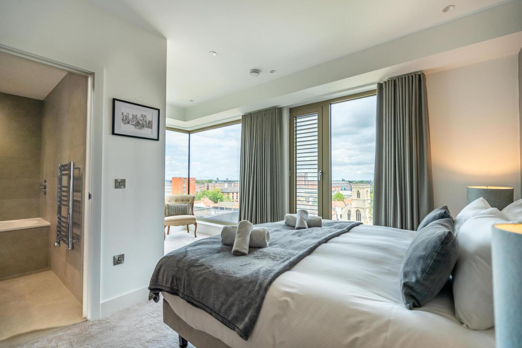 Minster View Penthouse At Ryedale House Apartment
