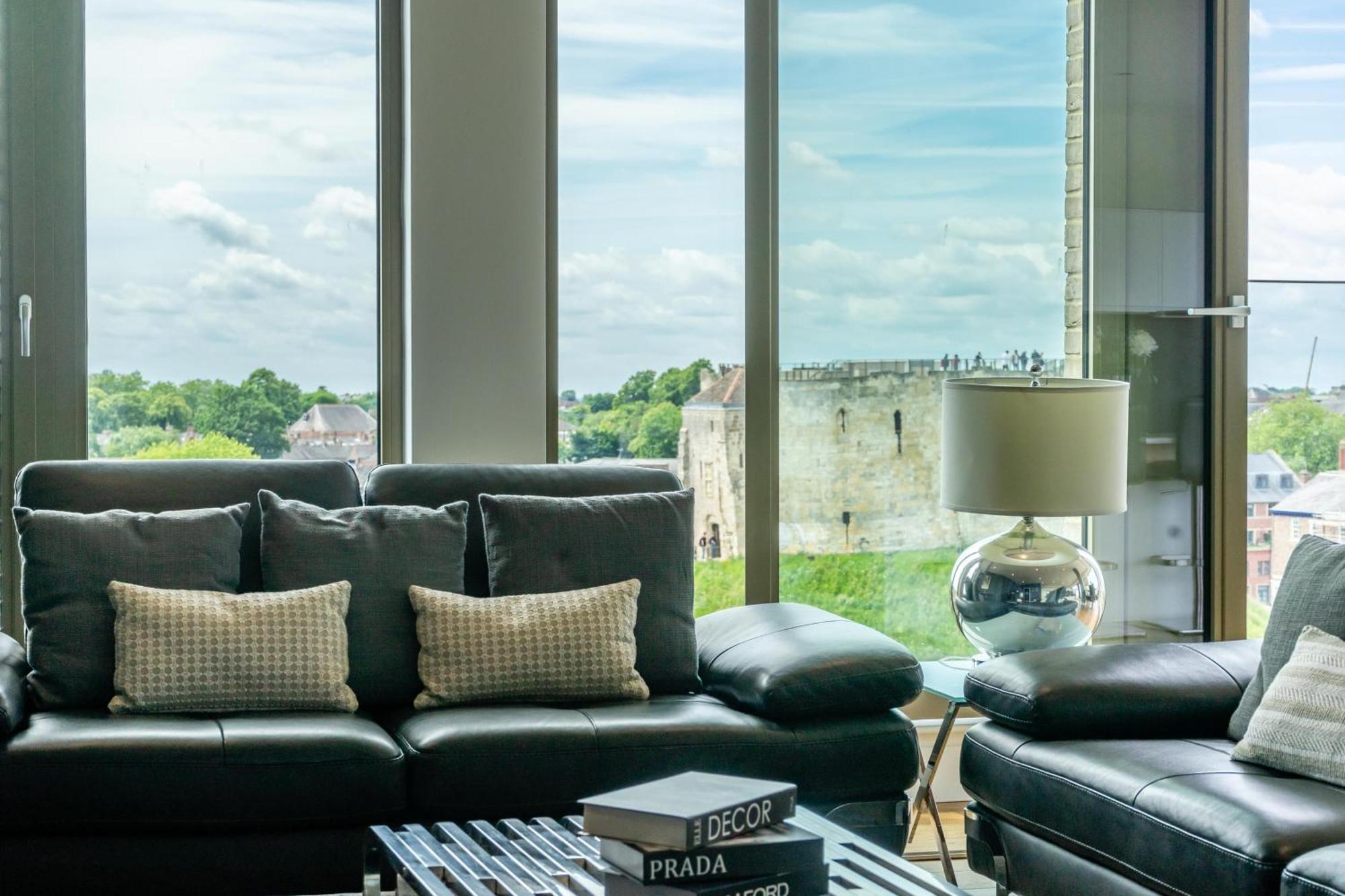 Minster View Penthouse At Ryedale House Apartment